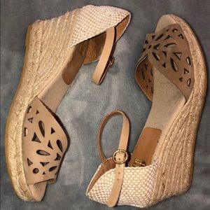 Stylish & Comfortable Kanna Wedges